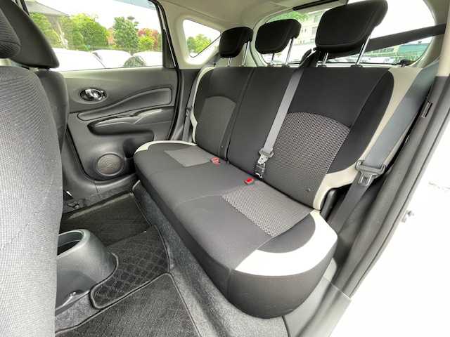 日産 ノート X 静岡県 2020(令2)年 1万km ホワイト ●社外ナビ/(CD/Bluetooth)/(MDV-D207BT)/●衝突被害軽減システム/●レーンキープアシスト/●前後コーナーセンサー/●オートライト/●レベライザー/●ETC/●ドアバイザー/●W＋SRS＋ABS