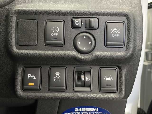 日産 ノート X 長野県 2020(令2)年 1万km ホワイト 社外SDナビ（型番：MDV-D207BT）/(CD＆Bluetooth＆USB＆iPod＆AUX)/衝突被害軽減システム/クリアランスソナー/前後コーナーセンサー/オートライト/レベライザー/ETC/ドアバイザー/社外フロアマット/ウィンカーミラー/電動格納ミラー/純正ホイールキャップ/スマートキー