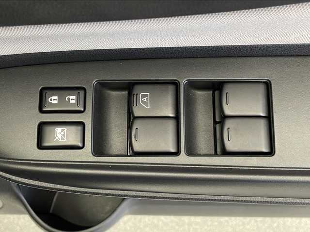 日産 ノート X 長野県 2020(令2)年 1万km ホワイト 社外SDナビ（型番：MDV-D207BT）/(CD＆Bluetooth＆USB＆iPod＆AUX)/衝突被害軽減システム/クリアランスソナー/前後コーナーセンサー/オートライト/レベライザー/ETC/ドアバイザー/社外フロアマット/ウィンカーミラー/電動格納ミラー/純正ホイールキャップ/スマートキー