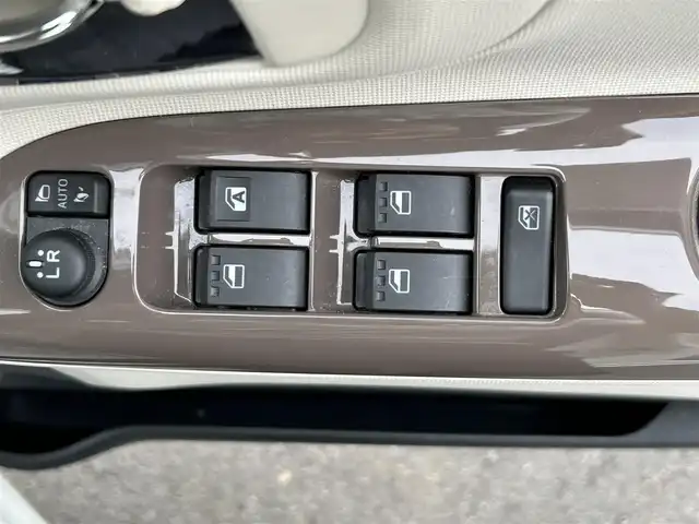 ダイハツ ムーヴ キャンバス G メイクアップ リミテッド　SAⅢ 栃木県 2020(令2)年 4.7万km パールホワイトⅢ/ナチュラルベージュマイカメタリック 2トーン スマートアシスト/純正7インチナビ/フルセグTV/DVD/Bluetooth/USB/パノラマモニター/前後ドライブレコーダー/両側パワースライドドア/プッシュスタート/ステアリングリモコン/LEDオートライト/LEDフォグランプ/純正14インチタイヤ/アイドリングストップ/横滑り防止装置/ドアバイザー/電動格納ミラー