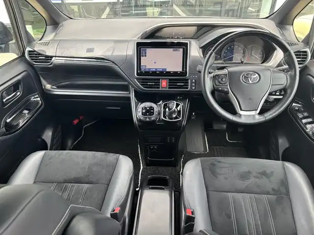 トヨタ エスクァイア ハイブリッド Gi プレミアムパッケージ 奈良県 2019(令1)年 7万km スパークリングブラックパールクリスタルシャイン モデリスタエアロ（Ｆ／Ｓ／Ｒ）　/９インチナビ　[NSZT-Y68T]/１２．１インチフリップダウン　/フルセグＴＶ　/ＥＴＣ　/専用黒革＋スウェードシート　/コンビステアリング　/トヨタセーフティセンス　/前席シートヒーター