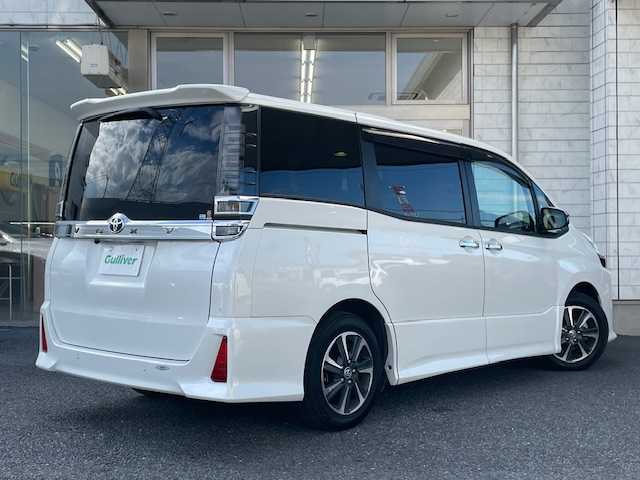 トヨタ ヴォクシー ZS 煌Ⅲ 埼玉県 2020(令2)年 2.7万km ホワイトパールクリスタルシャイン 純正SDナビ/【CD/DVD/フルセグ/Bluetooth】/バックカメラ/両側パワースライドドア/プリクラッシュセーフティシステム/クルーズコントロール/ETC/レーンディパーチャーアラート/前後ドライブレコーダー/横滑り防止装置/アイドリングストップ/LEDヘッドライト