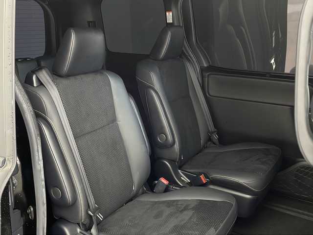 トヨタ ヴォクシー ZS 煌Ⅲ 兵庫県 2021(令3)年 6.2万km イナズマスパーキングブラックガラスフレーク ・Toyota Safety Sense/・プリクラッシュセーフティ/・レーンディパーチャーアラート/・オートマチックハイビーム/・純正9インチナビ/CD/DVD/フルセグ/SD/BT/・純正12.1リアインチフリップダウンモニター/・両側パワースライドドア/・ハーフレザーシート/・クルーズコントロール/・インテリジェントクリアランスソナー/・純正16インチアルミホイール/・LEDライト/・LEDフォグランプ/・アイドリングストップ/・左右独立温度調整オートエアコン/・革巻きステアリング/・スマートキー/・プッシュスタート