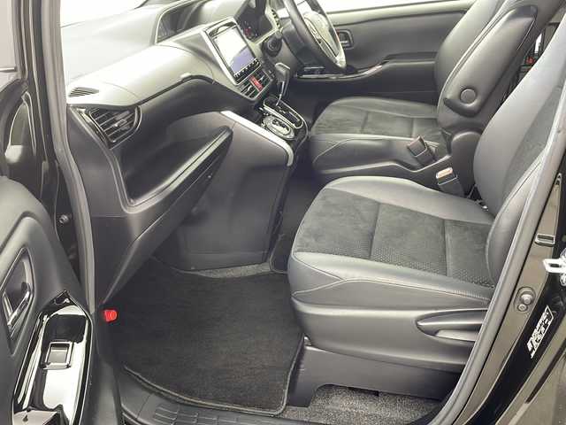 トヨタ ヴォクシー ZS 煌Ⅲ 兵庫県 2021(令3)年 6.2万km イナズマスパーキングブラックガラスフレーク ・Toyota Safety Sense/・プリクラッシュセーフティ/・レーンディパーチャーアラート/・オートマチックハイビーム/・純正9インチナビ/CD/DVD/フルセグ/SD/BT/・純正12.1リアインチフリップダウンモニター/・両側パワースライドドア/・ハーフレザーシート/・クルーズコントロール/・インテリジェントクリアランスソナー/・純正16インチアルミホイール/・LEDライト/・LEDフォグランプ/・アイドリングストップ/・左右独立温度調整オートエアコン/・革巻きステアリング/・スマートキー/・プッシュスタート