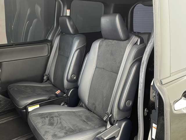 トヨタ ヴォクシー ZS 煌Ⅲ 兵庫県 2021(令3)年 6.2万km イナズマスパーキングブラックガラスフレーク ・Toyota Safety Sense/・プリクラッシュセーフティ/・レーンディパーチャーアラート/・オートマチックハイビーム/・純正9インチナビ/CD/DVD/フルセグ/SD/BT/・純正12.1リアインチフリップダウンモニター/・両側パワースライドドア/・ハーフレザーシート/・クルーズコントロール/・インテリジェントクリアランスソナー/・純正16インチアルミホイール/・LEDライト/・LEDフォグランプ/・アイドリングストップ/・左右独立温度調整オートエアコン/・革巻きステアリング/・スマートキー/・プッシュスタート