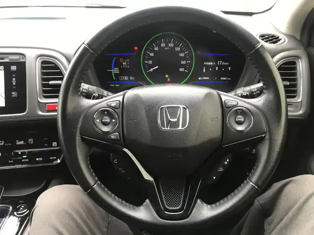 ホンダ ヴェゼル ハイブリッド Z 栃木県 2014(平26)年 9.9万km ホワイトオーキッドパール 株)IDOMが運営する【じしゃロン小山店】の自社ローン専用車両になります。こちらは現金またはオートローンご利用時の価格です。自社ローンご希望の方は別途その旨お申付け下さい//禁煙車/純正フルセグナビ/（CD/DVD/AM/FMラジオ）/(Bluetooth)/スマートキー/プッシュスタート/バックカメラ/ＥＴＣ/クルーズコントロール/シティブレーキアクティブシステム/ドライブレコーダー/パドルシフト/シートヒーター/ステアリングリモコン/電動格納ドアミラー/パワーウインドウ/自動防眩ミラー/オートライト