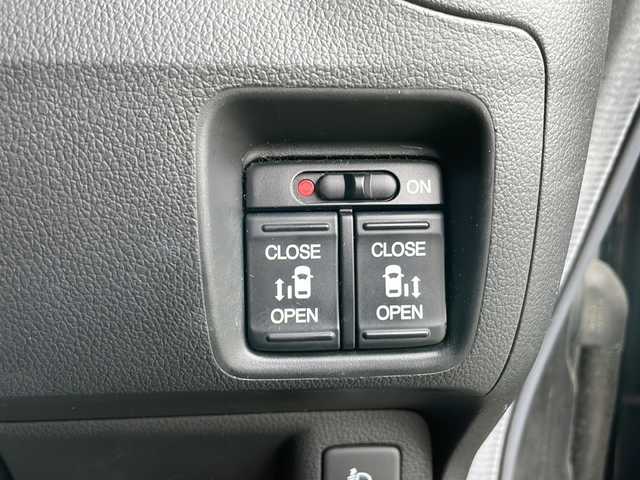 ホンダ Ｎ ＢＯＸ SSパッケージ 岩手県 2014(平26)年 3.5万km スマートブラック 純正インターナビ/AM/FM/CD/DVD/Bluetooth/ワンセグTV/バックカメラ/ドライブレコーダー/両側パワースライドドア/衝突被害軽減ブレーキ/横滑り防止装置/シートヒーター/HIDヘッドライト/スマートキー/プッシュスタート/電動格納ミラー/社外14インチAW/純正フロアマット/ドアバイザー/保証書/取扱説明書