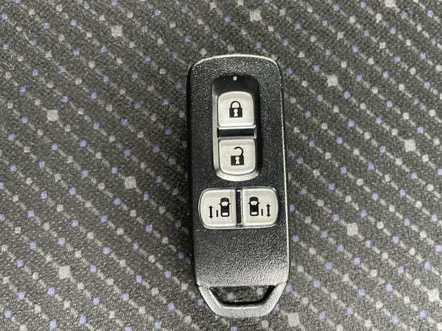 ホンダ Ｎ ＢＯＸ SSパッケージ 岩手県 2014(平26)年 3.5万km スマートブラック 純正インターナビ/AM/FM/CD/DVD/Bluetooth/ワンセグTV/バックカメラ/ドライブレコーダー/両側パワースライドドア/衝突被害軽減ブレーキ/横滑り防止装置/シートヒーター/HIDヘッドライト/スマートキー/プッシュスタート/電動格納ミラー/社外14インチAW/純正フロアマット/ドアバイザー/保証書/取扱説明書