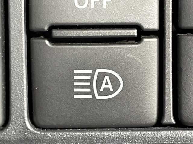 ダイハツ トール カスタムG リミテッドⅡ SAⅢ 茨城県 2020(令2)年 3.5万km ブラックマイカメタリック 純正7型ナビ/（フルセグTV/CD/DVD/HDMI）/全方位カメラ/両側パワースライドドア/純正フロントリップスポイラー/ETC/前後クリアランスソナー /スマートアシスト/クルーズコントロール/レーンキープアシスト/車線逸脱警報機能/前席シートヒーター/LEDヘッドライト/フロントフォグ/オートライト/オートマチックハイビーム/純正フロアマット/アイドリングストップ