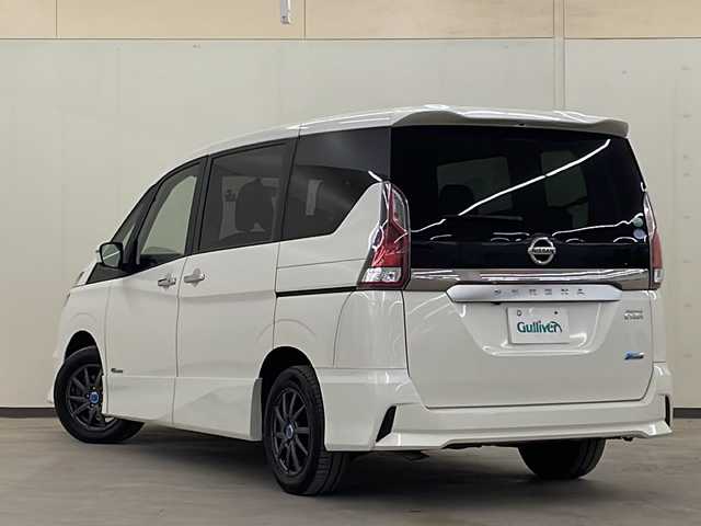日産 セレナ ハイウェイスター Vセレクション 道央・札幌 2018(平30)年 10万km ブリリアントホワイトパール /4WD//社外フルセグナビ/（CD/DVD/BD/SD/AM/FM/BT）//クルーズコントロール（追従なし）//エマージェンシーブレーキ//オートライト//ETC//リアエアコン//ステアリングリモコン//純正エンジンスターター//冬タイヤAW積込//社外ドライブレコーダー前カメラ