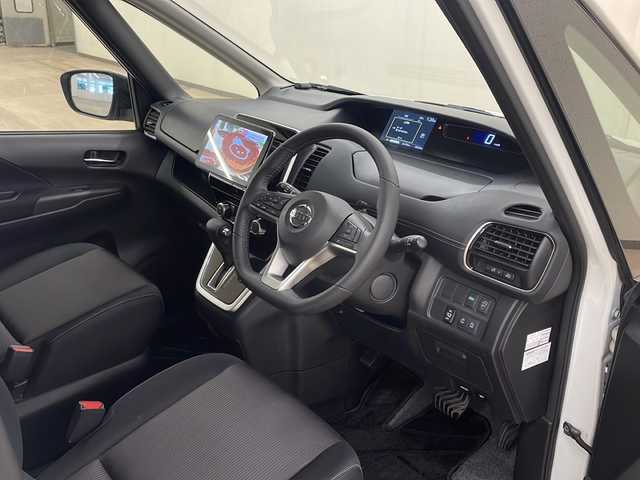 日産 セレナ ハイウェイスター Vセレクション 道央・札幌 2018(平30)年 10万km ブリリアントホワイトパール /4WD//社外フルセグナビ/（CD/DVD/BD/SD/AM/FM/BT）//クルーズコントロール（追従なし）//エマージェンシーブレーキ//オートライト//ETC//リアエアコン//ステアリングリモコン//純正エンジンスターター//冬タイヤAW積込//社外ドライブレコーダー前カメラ