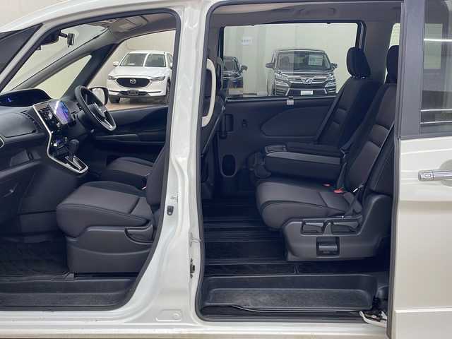 日産 セレナ ハイウェイスター Vセレクション 道央・札幌 2018(平30)年 10万km ブリリアントホワイトパール /4WD//社外フルセグナビ/（CD/DVD/BD/SD/AM/FM/BT）//クルーズコントロール（追従なし）//エマージェンシーブレーキ//オートライト//ETC//リアエアコン//ステアリングリモコン//純正エンジンスターター//冬タイヤAW積込//社外ドライブレコーダー前カメラ