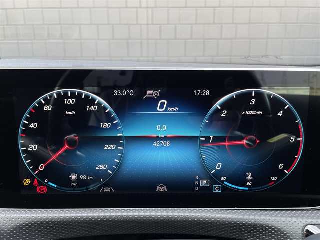 メルセデス・ベンツ Ａ２００ｄ AMGライン 三重県 2020(令2)年 4.3万km デジタルホワイト アドバンスドＰＫＧ　/ナゲーションＰＫＧ　/ＬＥＤライト　/レーダーセーフティＰＫＧ　/３６０°カメラ　/ＨＵＤ　/アドバンスドサウンド　/ＡＣＣ　/ロゴ付キャリパ　/純正１８インチアルミ　/純正ナビ　/Ｂｌｕｅｔｏｏｔｈ