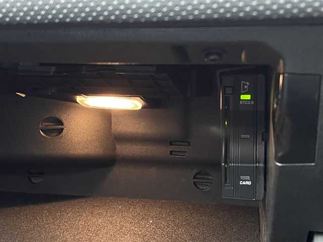 メルセデス・ベンツ Ａ２００ｄ AMGライン 三重県 2020(令2)年 4.3万km デジタルホワイト アドバンスドＰＫＧ　/ナゲーションＰＫＧ　/ＬＥＤライト　/レーダーセーフティＰＫＧ　/３６０°カメラ　/ＨＵＤ　/アドバンスドサウンド　/ＡＣＣ　/ロゴ付キャリパ　/純正１８インチアルミ　/純正ナビ　/Ｂｌｕｅｔｏｏｔｈ