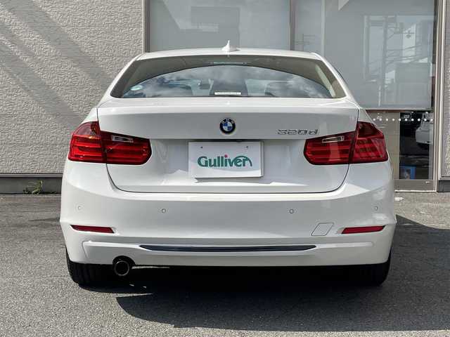 ＢＭＷ ３２０ｄ ブルーパフォーマンス スポーツ 大阪府 2013(平25)年 11.8万km アルピンホワイトⅢ 純正ＨＤＤナビ/（ＢＴ／ＣＤ／ＤＶＤ）/バックカメラ/パドルシフト/コーナーセンサー/電動リアゲート/パワーシート/ドライブレコーダー/ETC/純正18インチAW/保証書/スペアキー