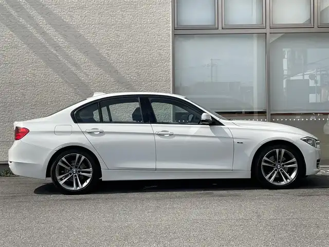 ＢＭＷ ３２０ｄ ブルーパフォーマンス スポーツ 大阪府 2013(平25)年 11.8万km アルピンホワイトⅢ 純正ＨＤＤナビ/（ＢＴ／ＣＤ／ＤＶＤ）/バックカメラ/パドルシフト/コーナーセンサー/電動リアゲート/パワーシート/ドライブレコーダー/ETC/純正18インチAW/保証書/スペアキー
