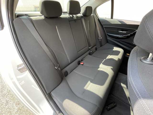 ＢＭＷ ３２０ｄ ブルーパフォーマンス スポーツ 大阪府 2013(平25)年 11.8万km アルピンホワイトⅢ 純正ＨＤＤナビ/（ＢＴ／ＣＤ／ＤＶＤ）/バックカメラ/パドルシフト/コーナーセンサー/電動リアゲート/パワーシート/ドライブレコーダー/ETC/純正18インチAW/保証書/スペアキー