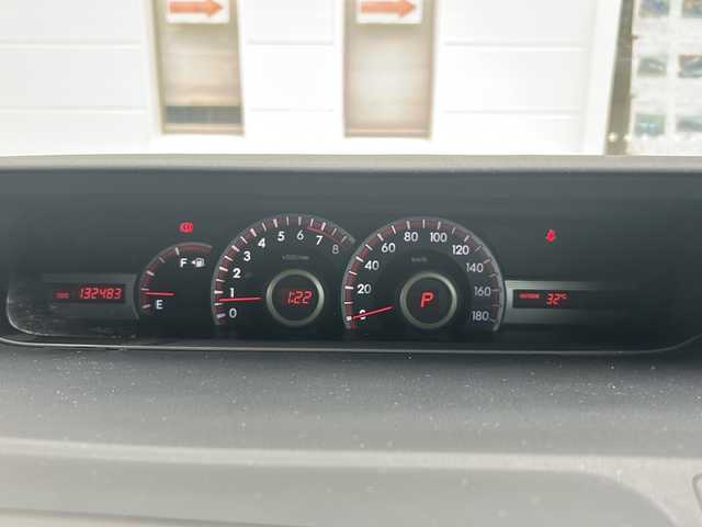 トヨタ ヴォクシー ZS 愛知県 2011(平23)年 13.3万km ボルドーマイカメタリック /禁煙車//純正ナビ・フルセグTV//バックカメラ//ビルトインETC//両側パワースライドドア//パワーバックドア//パドルシフト//ステアスイッチ//シートヒーター//HIDオートライト//フォグランプ//電動格納ミラーウインカー//ドライブレコーダー//純正１６インチアルミ//純正フロアマット//新車保証書//取扱説明書//スペアキー