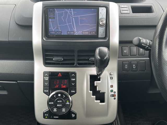 トヨタ ヴォクシー ZS 愛知県 2011(平23)年 13.3万km ボルドーマイカメタリック /禁煙車//純正ナビ・フルセグTV//バックカメラ//ビルトインETC//両側パワースライドドア//パワーバックドア//パドルシフト//ステアスイッチ//シートヒーター//HIDオートライト//フォグランプ//電動格納ミラーウインカー//ドライブレコーダー//純正１６インチアルミ//純正フロアマット//新車保証書//取扱説明書//スペアキー