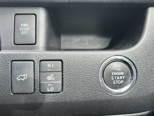 トヨタ ヴォクシー ZS 愛知県 2011(平23)年 13.3万km ボルドーマイカメタリック /禁煙車//純正ナビ・フルセグTV//バックカメラ//ビルトインETC//両側パワースライドドア//パワーバックドア//パドルシフト//ステアスイッチ//シートヒーター//HIDオートライト//フォグランプ//電動格納ミラーウインカー//ドライブレコーダー//純正１６インチアルミ//純正フロアマット//新車保証書//取扱説明書//スペアキー