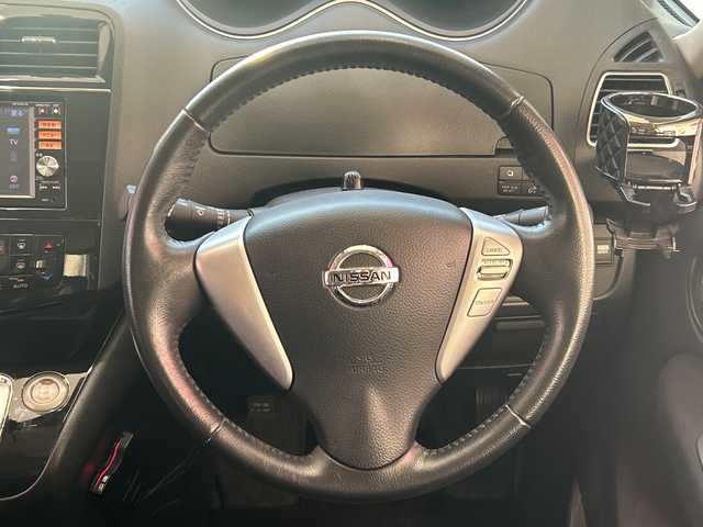 日産 セレナ ハイウェイスター S HV Vセレ 埼玉県 2013(平25)年 5.8万km ブリリアントホワイトパール フリップダウンモニター/純正ナビ/　　CD/DVD/フルセグ/USB/バックカメラ/両側パワースライドドア/クルーズコントロール/ハロゲンオートライト/純正16インチアルミホイール/アイドリングストップ/プッシュスタート/ETC