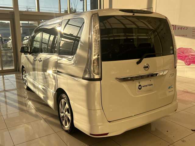 日産 セレナ ハイウェイスター S HV Vセレ 埼玉県 2013(平25)年 5.8万km ブリリアントホワイトパール フリップダウンモニター/純正ナビ/　　CD/DVD/フルセグ/USB/バックカメラ/両側パワースライドドア/クルーズコントロール/ハロゲンオートライト/純正16インチアルミホイール/アイドリングストップ/プッシュスタート/ETC
