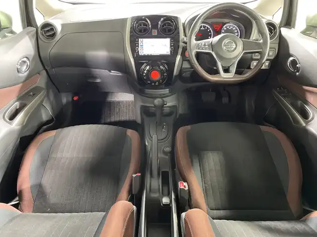 日産 ノート X モード・プレミア 神奈川県 2018(平30)年 2.2万km スーパーブラック 純正7インチメモリーナビ（MM317D-W）/-CD/DVD/Bluetooth/フルセグTV/AM/FM/SD/アラウンドビューモニター　/エマージェンシーブレーキ　/車線逸脱警報　/前方ドラレコ　/15インチオーテックホイール　/デジタルインナーミラー　/アイドリングストップ　/横滑り防止　/ETC/純正フロアマット/LED　
