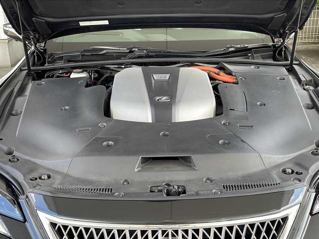 レクサス ＬＳ 500h バージョンL 京都府 2020(令2)年 6.8万km グラファイトブラックガラスフレーク １２．３インチ純正メモリーナビ　/フルセグＴＶ　/Bluetooth/CD/DVD再生機能/AUX/本革シート　/パワーシート/シートヒーター/エアシート/オットマン/レクサスセーフティシステム/クルコン追従有/レーンキープアシスト　/ＢＳＭ　/ＨＵＤ/アラウンドビューモニター　/禁煙　　/３眼ＬＥＤヘッドライト　/オートライト/オートマチックハイビーム/デジタルインナーミラー　/電動格納ウィンカーミラー/電動サンシェード/電動リアゲート/ナノイー/純正AW19インチ/Wサイドエアバッグ