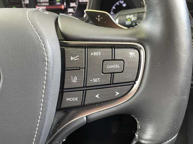 レクサス ＬＳ 500h バージョンL 京都府 2020(令2)年 6.8万km グラファイトブラックガラスフレーク １２．３インチ純正メモリーナビ　/フルセグＴＶ　/Bluetooth/CD/DVD再生機能/AUX/本革シート　/パワーシート/シートヒーター/エアシート/オットマン/レクサスセーフティシステム/クルコン追従有/レーンキープアシスト　/ＢＳＭ　/ＨＵＤ/アラウンドビューモニター　/禁煙　　/３眼ＬＥＤヘッドライト　/オートライト/オートマチックハイビーム/デジタルインナーミラー　/電動格納ウィンカーミラー/電動サンシェード/電動リアゲート/ナノイー/純正AW19インチ/Wサイドエアバッグ