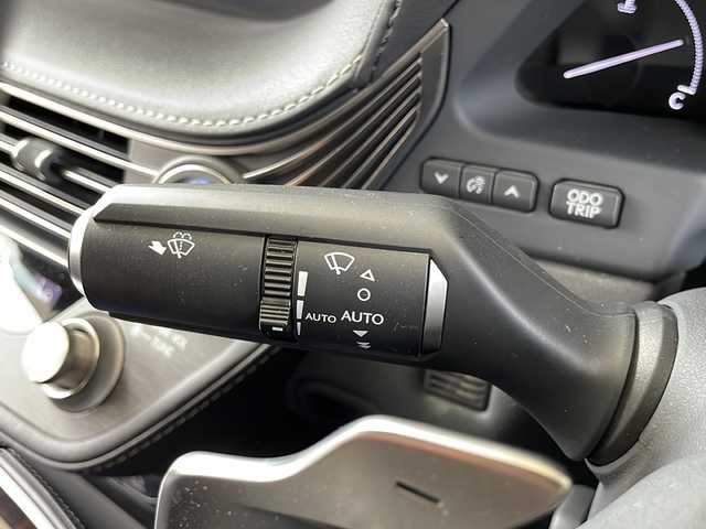 レクサス ＬＳ 500h バージョンL 京都府 2020(令2)年 6.8万km グラファイトブラックガラスフレーク １２．３インチ純正メモリーナビ　/フルセグＴＶ　/Bluetooth/CD/DVD再生機能/AUX/本革シート　/パワーシート/シートヒーター/エアシート/オットマン/レクサスセーフティシステム/クルコン追従有/レーンキープアシスト　/ＢＳＭ　/ＨＵＤ/アラウンドビューモニター　/禁煙　　/３眼ＬＥＤヘッドライト　/オートライト/オートマチックハイビーム/デジタルインナーミラー　/電動格納ウィンカーミラー/電動サンシェード/電動リアゲート/ナノイー/純正AW19インチ/Wサイドエアバッグ