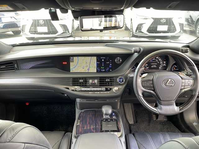 レクサス ＬＳ 500h バージョンL 京都府 2020(令2)年 6.8万km グラファイトブラックガラスフレーク １２．３インチ純正メモリーナビ　/フルセグＴＶ　/Bluetooth/CD/DVD再生機能/AUX/本革シート　/パワーシート/シートヒーター/エアシート/オットマン/レクサスセーフティシステム/クルコン追従有/レーンキープアシスト　/ＢＳＭ　/ＨＵＤ/アラウンドビューモニター　/禁煙　　/３眼ＬＥＤヘッドライト　/オートライト/オートマチックハイビーム/デジタルインナーミラー　/電動格納ウィンカーミラー/電動サンシェード/電動リアゲート/ナノイー/純正AW19インチ/Wサイドエアバッグ