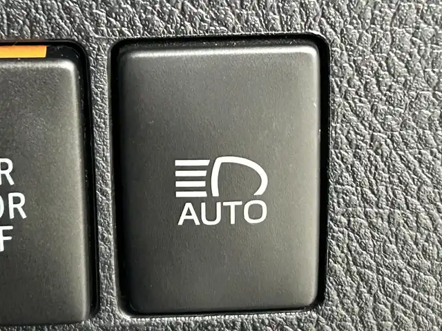 トヨタ アルファード S 道央・札幌 2020(令2)年 5.6万km ホワイトパールクリスタルシャイン ・４WD/・寒冷地仕様/・純正メモリナビ/・CD／DVD／Bluetooth／フルセグ／ミラキャスト/・バックカメラ/・純正エンジンスターター/・純正フリップダウンモニター/・片側パワースライドドア/・社外ドライブレコーダー/・レーダー探知機/・トヨタセーフティセンス/・プリクラッシュセーフティ/・レーダークルーズコントロール/・パーキングサポートブレーキ/・ロードサインアシスト/・先行車発信告知/・ブレーキホールド/・nanoe/・社外フォグライト/・純正オプションLEDフットイルミネーション/・純正LEDフォグ積込/・取扱説明書/・保証書
