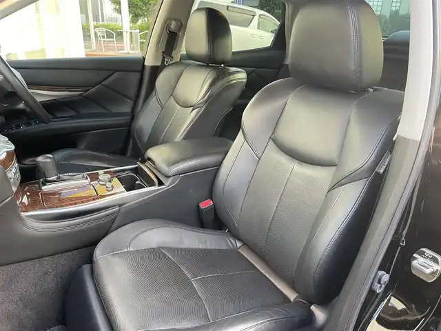 日産 フーガ 250GT 栃木県 2015(平27)年 14万km スーパーブラック （株）IDOMが運営する【じしゃロン小山店】の自社ローン専用車両になります。こちらは現金またはオートローンご利用時の価格です。自社ローンご希望の方は別途その旨お申付け下さい//7型純正メモリナビ（CD/DVD/AM/FM/フルセグ/BT）/革シート/サンルーフ/エアシート/全車速追従機能付きクルーズコントロール/コーナーセンサー/フロントカメラ/サイドカメラ/バックカメラ/アラウンドビューモニター/ETC/ドライブレコーダー/スマートキー/プッシュスタート/電動格納ドアミラー/パワーウインドウ/パワーシート/シートメモリー
