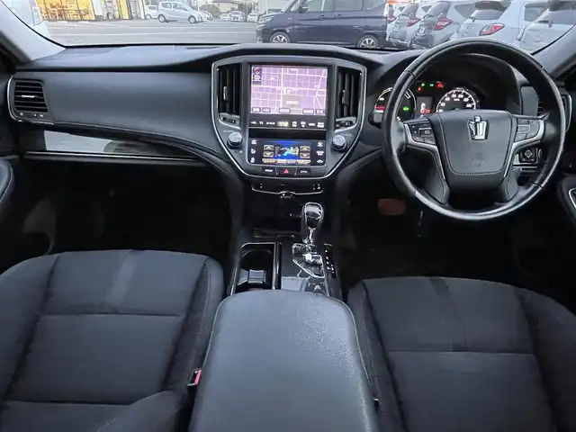 トヨタ クラウン ハイブリッド アスリートS 岡山県 2013(平25)年 8.6万km ホワイトパールクリスタルシャイン 登録時走行距離85782km/純正ナビ/フルセグTV（AM.FM.TV.CD.DVD.BT）/サンルーフ/禁煙車/ワンオーナー/前後ドライブレコーダー/バックカメラ/前席パワーシート/前席シートヒーター/クルーズコントロール/盗難防止装置/横滑り防止機能/ビルドインETC/ステアリングスイッチ/オートライト/プッシュスタート/アイドリングストップ/純正１８インチAW/純正マット/純正ドアバイザー/保証書/取扱説明書/ディーラー整備記録簿/スペアキー