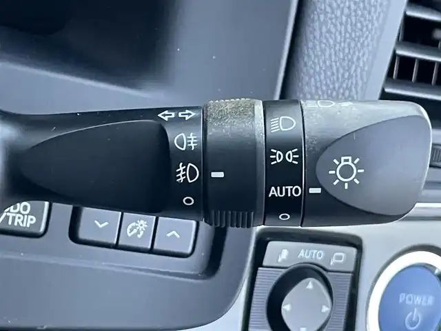 トヨタ クラウン ハイブリッド アスリートS 岡山県 2013(平25)年 8.6万km ホワイトパールクリスタルシャイン 登録時走行距離85782km/純正ナビ/フルセグTV（AM.FM.TV.CD.DVD.BT）/サンルーフ/禁煙車/ワンオーナー/前後ドライブレコーダー/バックカメラ/前席パワーシート/前席シートヒーター/クルーズコントロール/盗難防止装置/横滑り防止機能/ビルドインETC/ステアリングスイッチ/オートライト/プッシュスタート/アイドリングストップ/純正１８インチAW/純正マット/純正ドアバイザー/保証書/取扱説明書/ディーラー整備記録簿/スペアキー