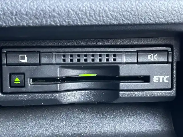 トヨタ クラウン ハイブリッド アスリートS 岡山県 2013(平25)年 8.6万km ホワイトパールクリスタルシャイン 登録時走行距離85782km/純正ナビ/フルセグTV（AM.FM.TV.CD.DVD.BT）/サンルーフ/禁煙車/ワンオーナー/前後ドライブレコーダー/バックカメラ/前席パワーシート/前席シートヒーター/クルーズコントロール/盗難防止装置/横滑り防止機能/ビルドインETC/ステアリングスイッチ/オートライト/プッシュスタート/アイドリングストップ/純正１８インチAW/純正マット/純正ドアバイザー/保証書/取扱説明書/ディーラー整備記録簿/スペアキー