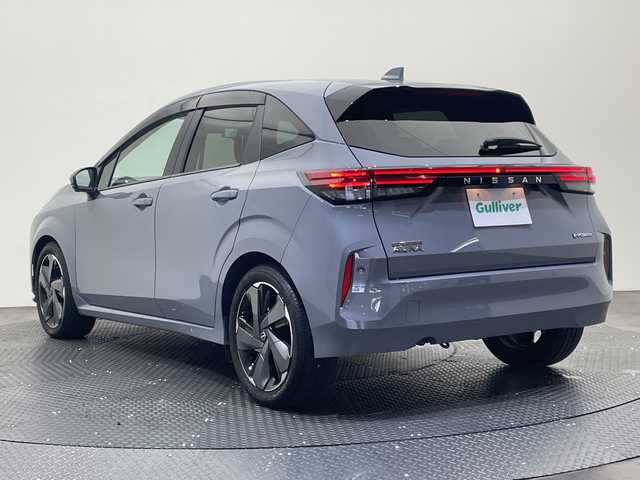 日産 オーラ G レザーエディション 愛媛県 2023(令5)年 1.4万km グレー ・純正メモリーナビ/・フルセグテレビ/Bluetooth/・アラウンドビューモニター/・BOSEサウンド/・レザーシート/・シートヒーター/・ステアリングヒーター/・衝突被害軽減ブレーキ/・レーンキープアシスト/・BSM/・プロパイロット/・前後コーナーセンサー/・LEDヘッドライト/・スマートキー/・ETC