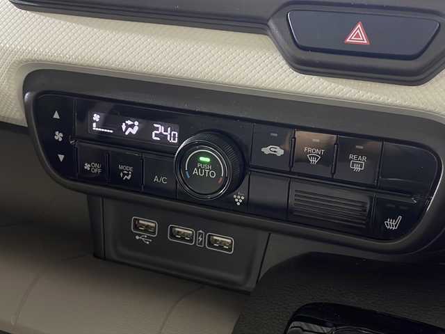 ホンダ Ｎ ＷＧＮ L ホンダセンシング 広島県 2020(令2)年 4.9万km ルナシルバーM 禁煙/ホンダセンシング/●衝突軽減ブレーキ〈CMBS〉/●誤発進抑制機能/●歩行者事故低減ステアリング/●先行車発進お知らせ機能/●標識認識機能/●路外逸脱抑制機能/●渋滞追従機能付ACC〈アダプティブ・クルーズ・コントロール〉●LKAS〈車線維持支援システム〉/●後方誤発進抑制機能/●オートハイビーム/純正ナビ（VXM-204VFi)/・フルセグ/Bluetooth/CD/DVD/SD/MusicRack/バックカメラ/ステアリングスイッチ/LEDヘッドライト/オートライト/シートヒーター/オートリトラミラー/電動パーキングブレーキ/ブレーキホールド/ヘッドライトレベライザー/ETC/ドアバイザー