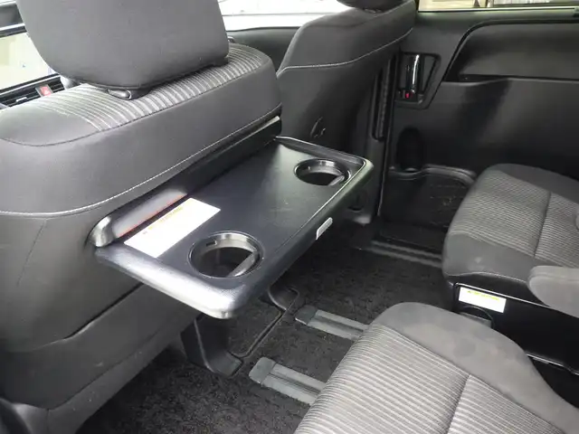 トヨタ ヴォクシー ZS 煌Ⅱ 千葉県 2020(令2)年 5.7万km ホワイトパールクリスタルシャイン Toyota Safety Sense/・プリクラッシュセーフティ/・レーンディパーチャーアラート/・オートハイビーム/クルーズコントロール/両側パワースライドドア/純正SDナビ/地デジTV/【DVD/CD再生機能　Bluetooth接続】/バックカメラ/フリップダウンモニター/ドライブレコーダー（前後撮影）/革巻きステアリング/ステアリングスイッチ/ETC/LEDヘッドライト/フォグライト/ウインカーミラー/クリアランスソナー/純正16インチアルミホイル/スマートキー