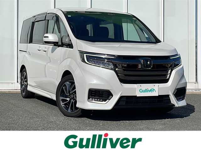 ホンダ ステップワゴン スパーダ クルスピセンシング 福岡県 2021(令3)年 3.2万km プラチナホワイトパール ・純正8インチナビ/-BT/フルセグTV/CD/DVD/FM/AM/AppleCarPlay/・バックカメラ/・純正11.6インチフリップダウンモニター[VM-185EN】/・レーダークルーズコントロール/・衝突軽減ブレーキ/・車線逸脱警報/・両側パワースライドドア/・前後ドライブレコーダー/・リアエアコン/・ETC2.0/・パドルシフト/・サンシェード/・純正アルミ１７インチ/・純正フロアマット/・前席シートヒーター/・アイドリングストップ/・ドアバイザー/・ステアリングリモコン/・プッシュスタート/・スマートキー/・スペアキー×１