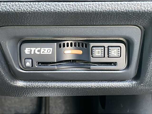 ホンダ ステップワゴン スパーダ クルスピセンシング 福岡県 2021(令3)年 3.2万km プラチナホワイトパール ・純正8インチナビ/-BT/フルセグTV/CD/DVD/FM/AM/AppleCarPlay/・バックカメラ/・純正11.6インチフリップダウンモニター[VM-185EN】/・レーダークルーズコントロール/・衝突軽減ブレーキ/・車線逸脱警報/・両側パワースライドドア/・前後ドライブレコーダー/・リアエアコン/・ETC2.0/・パドルシフト/・サンシェード/・純正アルミ１７インチ/・純正フロアマット/・前席シートヒーター/・アイドリングストップ/・ドアバイザー/・ステアリングリモコン/・プッシュスタート/・スマートキー/・スペアキー×１