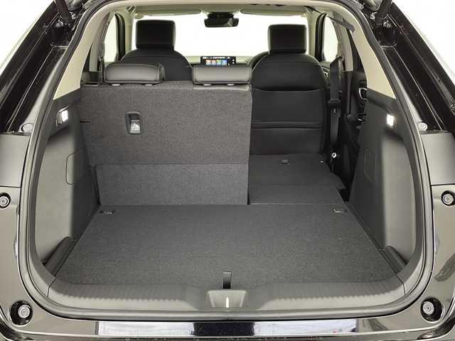 ホンダ ヴェゼル ハイブリッド e:HEV Z 愛知県 2025(令7)年 0.1千km クリスタルブラックパール /R7年10月登録済未使用車//純正HondaCONNECTナビ//フルセグTV/AMFM/Bluetooth/USB//AppleCarPlay/AndroidAuto//ビルトインETC2.0//バックカメラ//HondaSENSING//アダプティブクルーズコントロール//パーキングセンサーシステム//ブラインドスポットモニター//アダプティブドライビングビーム//後退出庫サポート//フルLEDヘッドランプ//オートライト//LEDアクティブコーナリングライト//LEDフォグランプ//フルLEDリアコンビランプ//ハンズフリーパワーテールゲート//プライムスムースコンビシート//前席シートヒーター//革巻きステアリング//ステアリングスイッチ//ステアリングヒーター//パドルシフト式減速セレクター//純正18インチアルミホイール//電子パーキングブレーキ//ブレーキホールド//ヒルディセントコントロール//プッシュスタート//電動格納ミラー//アイドリングストップ