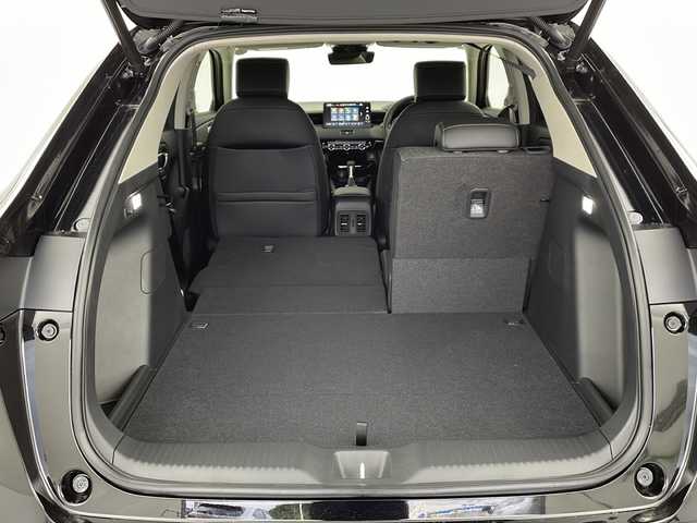 ホンダ ヴェゼル ハイブリッド e:HEV Z 愛知県 2025(令7)年 0.1千km クリスタルブラックパール /R7年10月登録済未使用車//純正HondaCONNECTナビ//フルセグTV/AMFM/Bluetooth/USB//AppleCarPlay/AndroidAuto//ビルトインETC2.0//バックカメラ//HondaSENSING//アダプティブクルーズコントロール//パーキングセンサーシステム//ブラインドスポットモニター//アダプティブドライビングビーム//後退出庫サポート//フルLEDヘッドランプ//オートライト//LEDアクティブコーナリングライト//LEDフォグランプ//フルLEDリアコンビランプ//ハンズフリーパワーテールゲート//プライムスムースコンビシート//前席シートヒーター//革巻きステアリング//ステアリングスイッチ//ステアリングヒーター//パドルシフト式減速セレクター//純正18インチアルミホイール//電子パーキングブレーキ//ブレーキホールド//ヒルディセントコントロール//プッシュスタート//電動格納ミラー//アイドリングストップ