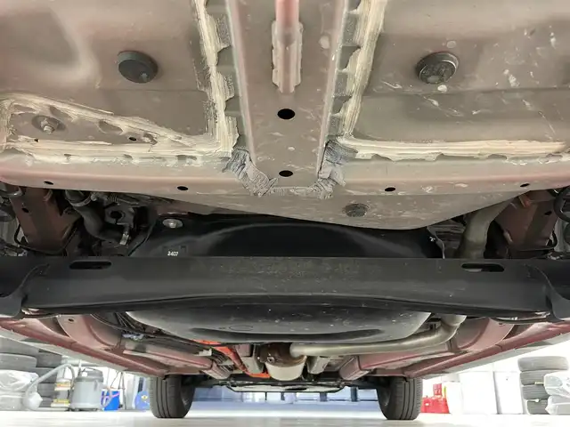 ダイハツ ロッキー プレミアム G HEV 滋賀県 2022(令4)年 4.8万km ブラックマイカメタリック/コンパーノレッド 純正9インチナビ/【Bluetooth/CD/DVD/フルセグTV/USB】/全方位カメラ/ハーフレザーシート /プリクラッシュセーフティ/レーントレーシングアシスト/レーダークルーズコントロール/LEDヘッドライト/オートマチックハイビーム/クリアランスソナー/電動パーキングブレーキ/オートブレーキホールド/ビルトインETC/前方ドライブレコーダー/D/Nシートヒーター/純正フロアマット/ドアバイザー/プッシュスタート/スマートキー/ステアリングリモコン