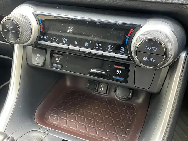 トヨタ ＲＡＶ４ ハイブリッドG 道南・函館 2022(令4)年 2.9万km アティチュードブラックマイカ /純正ナビ//ドライブレコーダー//全周囲カメラ//クルーズコントロール//ブラインドスポットモニター//パワーバックドア//パワーシート//シートヒーター//ベンチレーション//ステアリングヒーター//コーナーセンサー//レーンキープアシスト//オートハイビーム//自動防眩ミラー//衝突軽減ブレーキ//ルーフレール//フロアマット//ETC//スマートキー//スペアキー