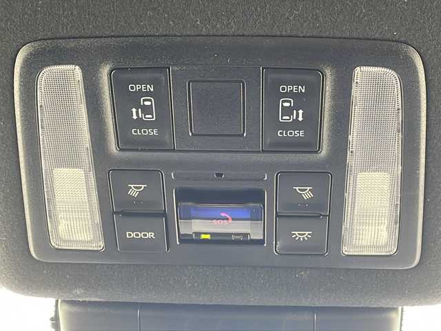 トヨタ ヴォクシー ハイブリッド S－Z 沖縄県 2022(令4)年 2.2万km グリッターブラックガラスフレーク 純正10.5型ディスプレイオーディオ/　フルセグTV/Bluetooth/バックカメラ/前後ドライブレコーダー/トヨタセーフティセンス/・レーダークルーズコントロール/・衝突軽減ブレーキ/・レーンキープアシスト/・オートマチックハイビーム/両側パワースライドドア/ETC/LEDヘッドライト/シートヒーター/アクセサリーコンセント/プッシュスタート/スマートキー/電動パーキングブレーキ/純正アルミホイール/ブラインドスポットモニター/電動格納ミラー/SOSボタン/ステアリングスイッチ/ハーフレザーシート