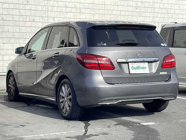 メルセデス・ベンツ Ｂ１８０ 静岡県 2017(平29)年 5.5万km ガンＭ /純正ナビ//CD Bluetooth//バックカメラ//ディスタンスパイロット//LEDヘッドライト//キーレスゴー//シートヒーター//純正16インチAW//ブラインドスポットモニター