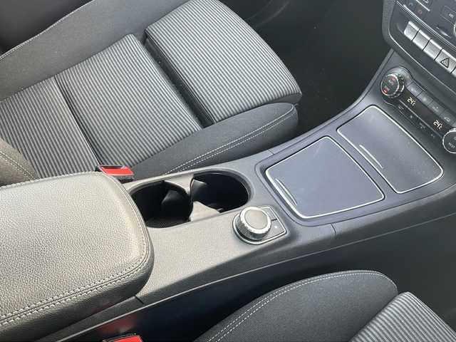 メルセデス・ベンツ Ｂ１８０ 静岡県 2017(平29)年 5.5万km ガンＭ /純正ナビ//CD Bluetooth//バックカメラ//ディスタンスパイロット//LEDヘッドライト//キーレスゴー//シートヒーター//純正16インチAW//ブラインドスポットモニター