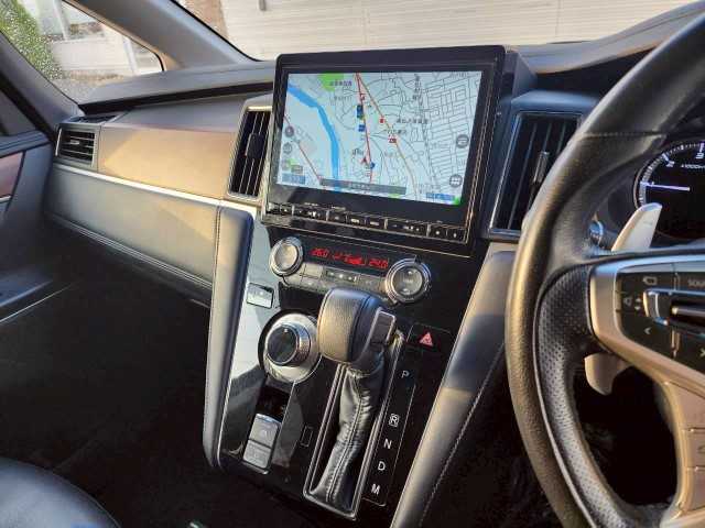 三菱 デリカＤ：５ P 岩手県 2020(令2)年 6.7万km エメラルドブラックパール/アイガーグレーメタリック 全方位カメラ　/純正ナビ　/両側パワスラ/シートカバー　/前席シートヒーター　/アイドリングストップ　/オートサイドステップ　/前後ドラレコ　/レーダークルーズコントロール　/後席フリップダウンモニター　/ＢＳＭ　/電動格納ミラー　/ＥＴＣ