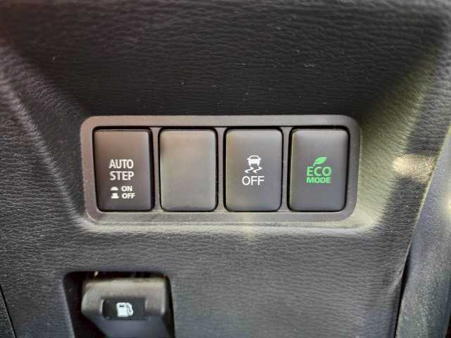 三菱 デリカＤ：５ P 岩手県 2020(令2)年 6.7万km エメラルドブラックパール/アイガーグレーメタリック 全方位カメラ　/純正ナビ　/両側パワスラ/シートカバー　/前席シートヒーター　/アイドリングストップ　/オートサイドステップ　/前後ドラレコ　/レーダークルーズコントロール　/後席フリップダウンモニター　/ＢＳＭ　/電動格納ミラー　/ＥＴＣ